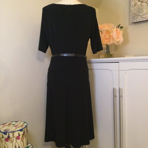 Anne Klein, Belted Drop Waist Short Sleeve Black Knit A-line Dress, Sz. 10 - Picture 7 of 11